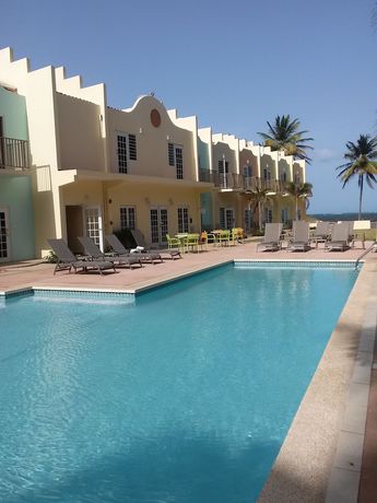 Imagen de la piscina del Hotel Lucia Beach. Foto 18