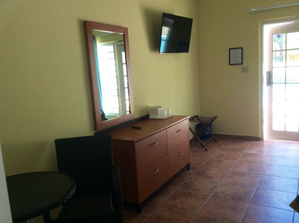 Imagen de la habitación del Hotel Lucia Beach. Foto 9