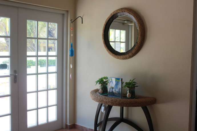 Imagen de los interiores del Hotel Lucia Beach. Foto 17