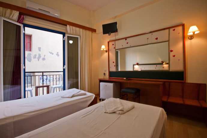 Imagen de la habitación del Hotel Lucia, Chania. Foto 12