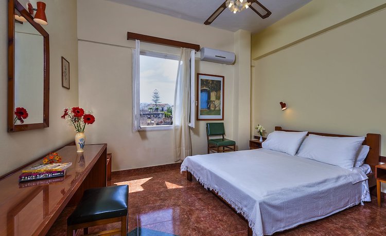 Imagen de la habitación del Hotel Lucia, Chania. Foto 13