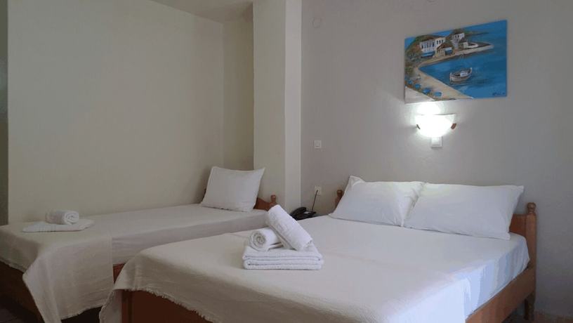Imagen de la habitación del Hotel Lucia Paralia. Foto 7