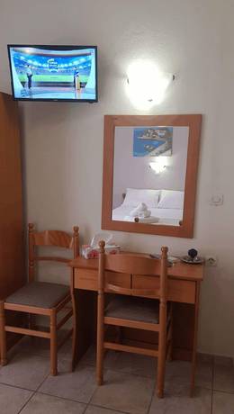 Imagen de la habitación del Hotel Lucia Paralia. Foto 8