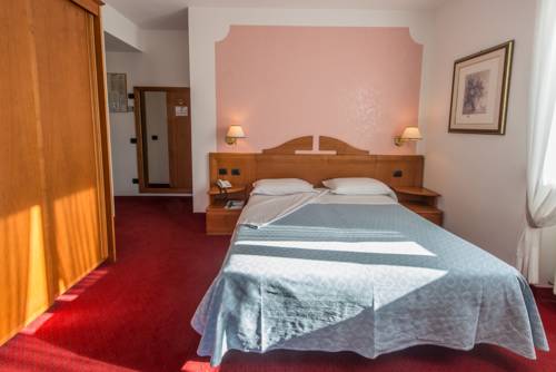 Imagen de la habitación del Hotel Lucia, Selva di Levico. Foto 5