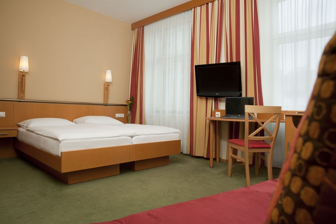 Imagen de la habitación del Hotel Lucia, Viena. Foto 6