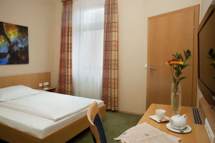 Imagen de la habitación del Hotel Lucia, Viena. Foto 8