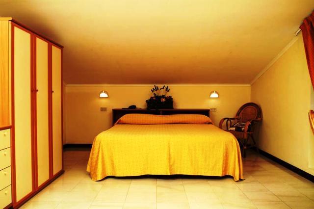 Imagen general del Hotel Luciana. Foto 7