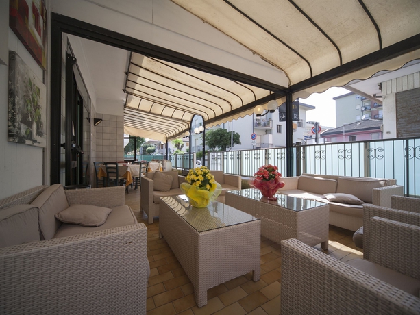Imagen de los exteriores del Hotel Luciana, Rimini. Foto 13