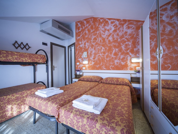 Imagen de la habitación del Hotel Luciana, Rimini. Foto 4