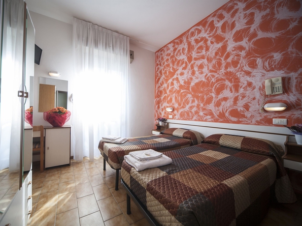 Imagen de la habitación del Hotel Luciana, Rimini. Foto 5