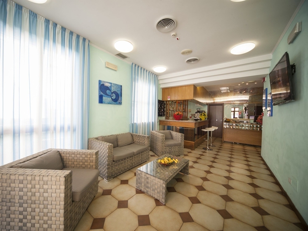 Imagen de los interiores del Hotel Luciana, Rimini. Foto 15