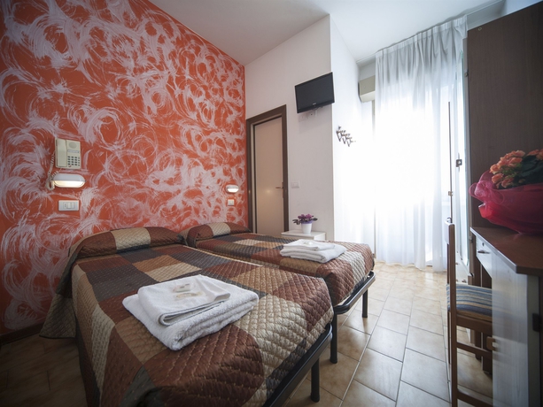 Imagen de la habitación del Hotel Luciana, Rimini. Foto 11