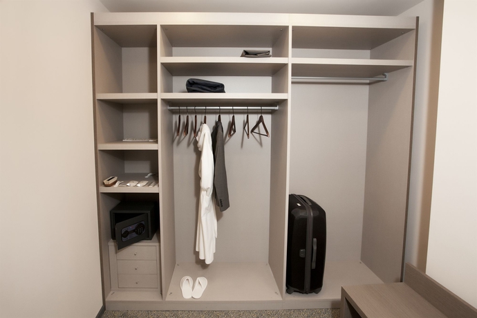 Imagen de la habitación del Hotel Luciano Residence. Foto 6