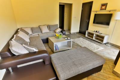Imagen general del Hotel Lucic. Foto 1