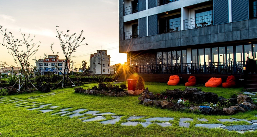 Imagen general del Hotel Lucid M. Foto 2