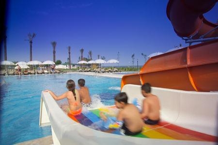 Imagen de la piscina del Hotel Lucida Beach. Foto 8