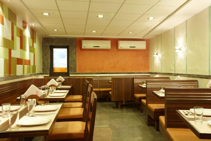 Imagen del bar/restaurante del Hotel Lucky Bandra. Foto 4