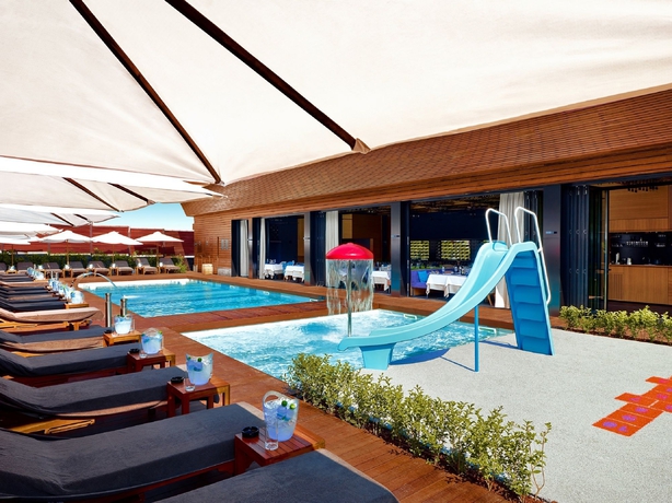 Imagen de la piscina del Hotel Lucky Bansko Spa and Relax. Foto 16