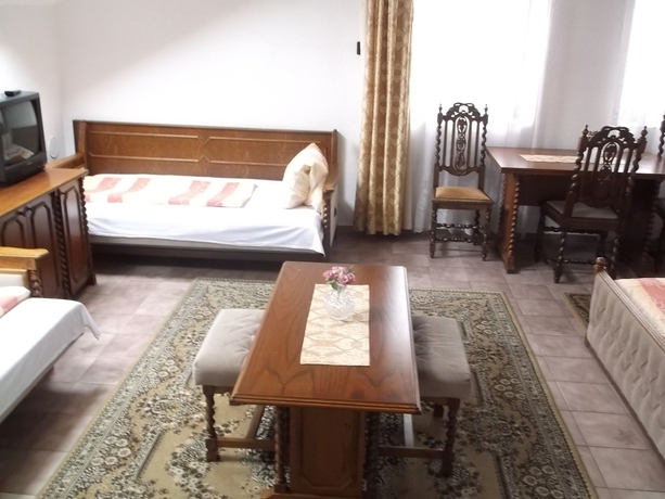 Imagen de la habitación del Hotel Lucky, Budapest. Foto 8