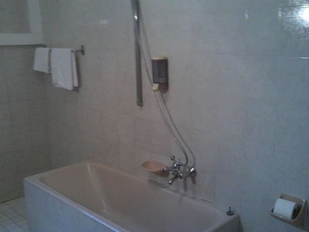 Imagen de la habitación del Hotel Lucky, Budapest. Foto 11