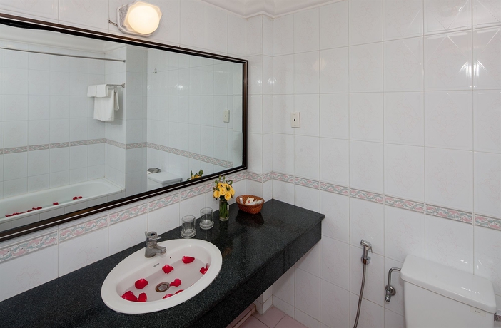 Imagen de la habitación del Hotel Lucky Central Hotel and Travel. Foto 3