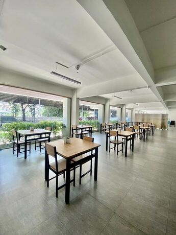 Imagen del bar/restaurante del Hotel Lucky Elephant, Bangkok. Foto 16
