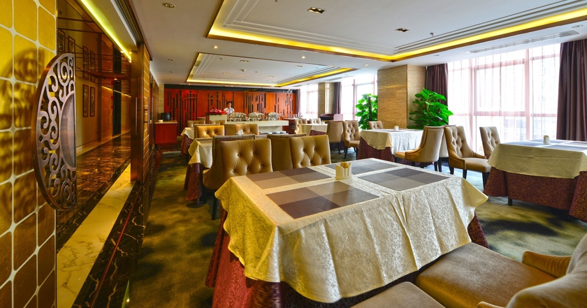 Imagen del bar/restaurante del Hotel Lucky Holiday. Foto 9