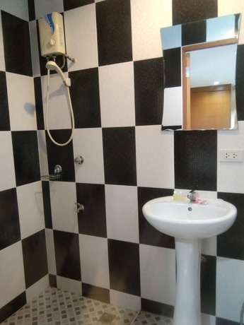 Imagen de la habitación del Hotel Lucky Inn Residency, PATTAYA BEACH. Foto 12