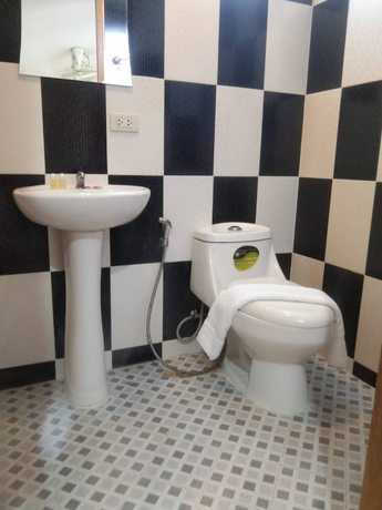 Imagen de la habitación del Hotel Lucky Inn Residency, PATTAYA BEACH. Foto 13