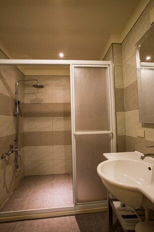 Imagen de la habitación del Hotel Luckynews Classic. Foto 21