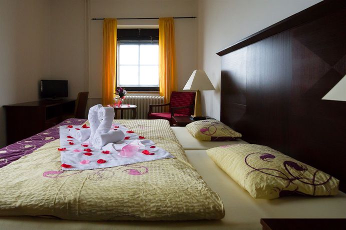 Imagen de la habitación del Hotel Lucn&iacute; Bouda. Foto 9