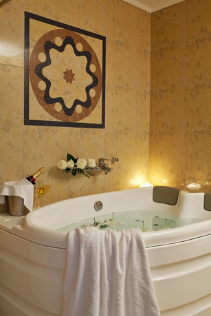 Imagen de la habitación del Hotel Lucy, Chalkida. Foto 7