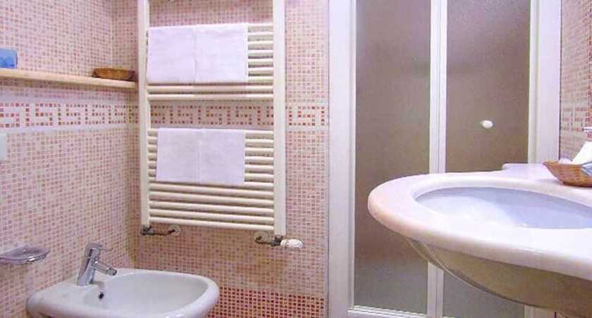 Imagen de la habitación del Hotel Ludovico Ariosto. Foto 6