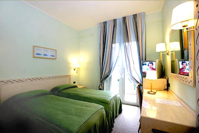 Imagen de la habitación del Hotel Ludovico Ariosto. Foto 7