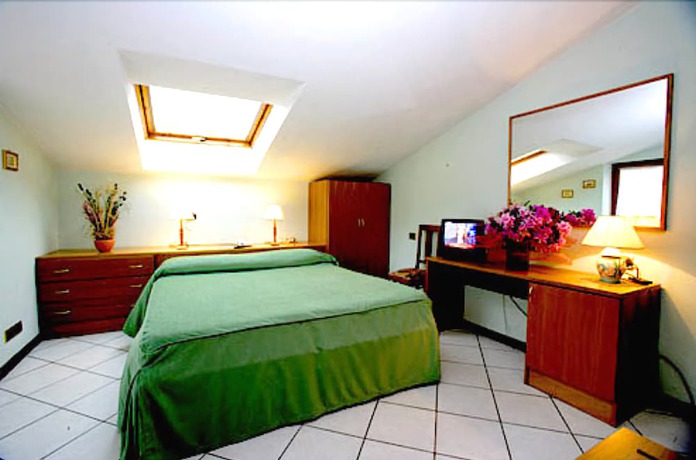 Imagen de la habitación del Hotel Ludovico Ariosto. Foto 8