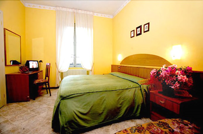 Imagen de la habitación del Hotel Ludovico Ariosto. Foto 9