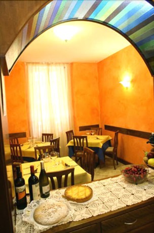 Imagen del bar/restaurante del Hotel Ludovico Ariosto. Foto 5