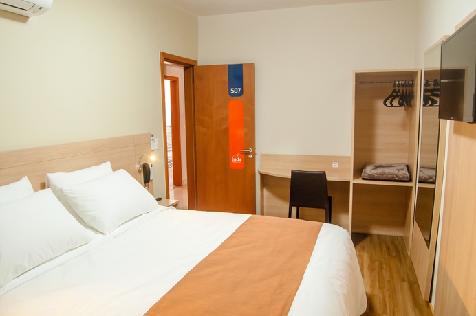 Imagen de la habitación del Hotel Luds Comfort. Foto 10