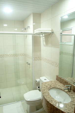 Imagen de la habitación del Hotel Luds Comfort. Foto 15