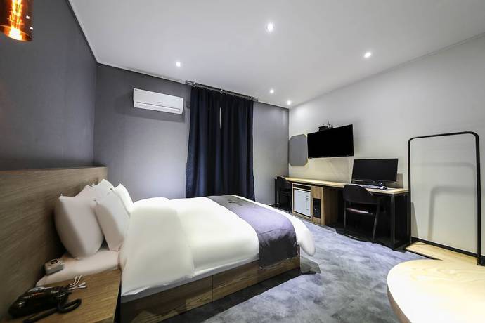 Imagen de la habitación del Hotel Luem. Foto 5