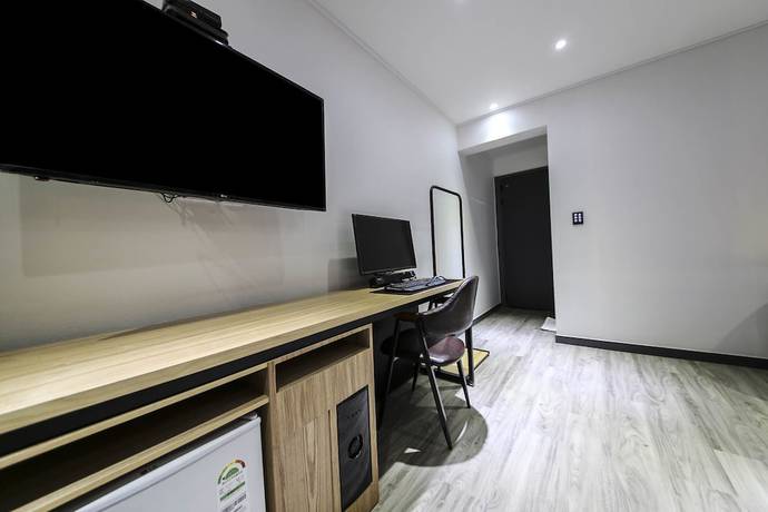 Imagen de la habitación del Hotel Luem. Foto 6