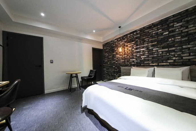 Imagen de la habitación del Hotel Luem. Foto 7