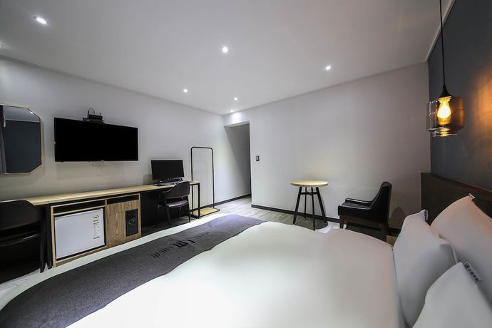 Imagen de la habitación del Hotel Luem. Foto 12