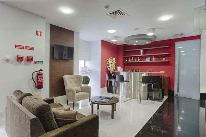 Imagen del bar/restaurante del Hotel Luena. Foto 2