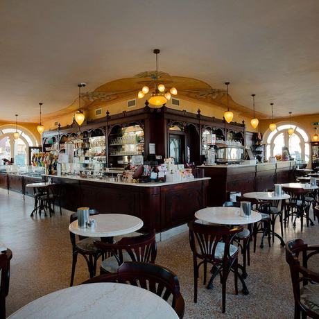 Imagen del bar/restaurante del Hotel Lugana Parco Al Lago. Foto 2