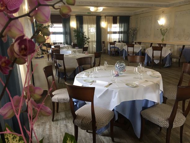 Imagen del bar/restaurante del Hotel Lugana Parco Al Lago. Foto 3