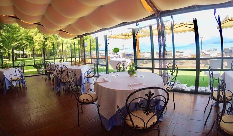 Imagen del bar/restaurante del Hotel Lugana Parco Al Lago. Foto 4