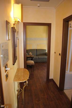 Imagen de la habitación del Hotel Lugana Parco Al Lago. Foto 14