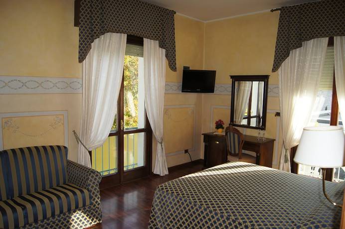 Imagen de la habitación del Hotel Lugana Parco Al Lago. Foto 16