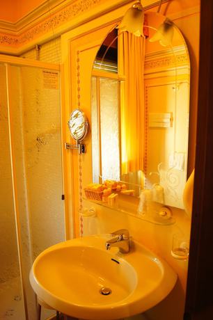 Imagen de la habitación del Hotel Lugana Parco Al Lago. Foto 18